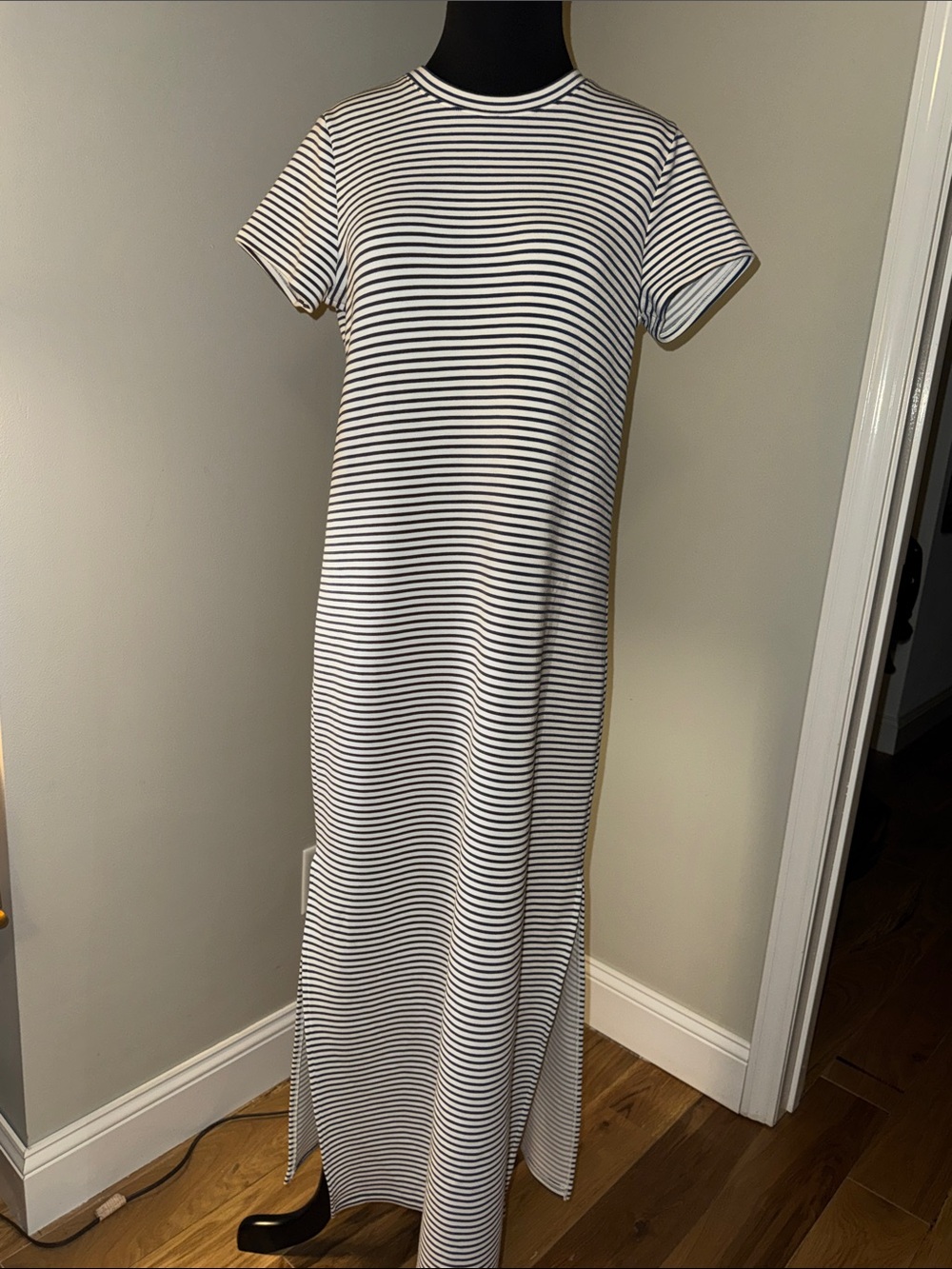 SPANX | Navy/White AirEssentials Maxi short sleeve t-shirt dress-Size Medium